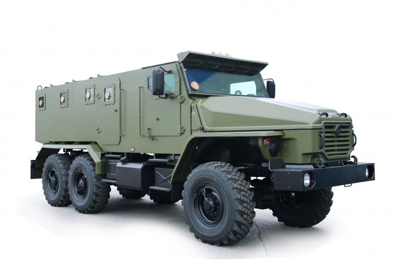 Урал 4320 военный бронированный