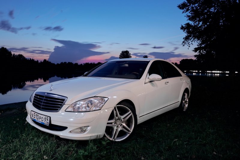 Mercedes w221 s class White