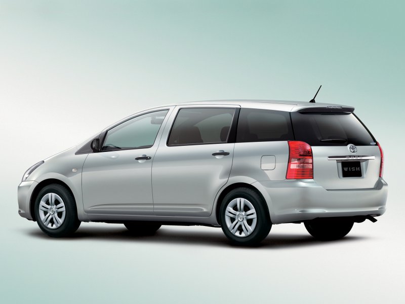 Toyota Wish 1