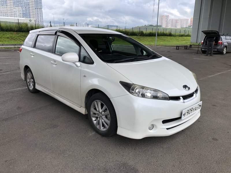 Toyota Wish 2015 салон