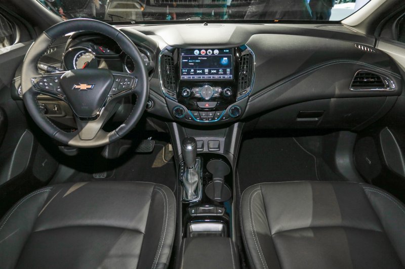 Chevrolet Cruze 2017 салон