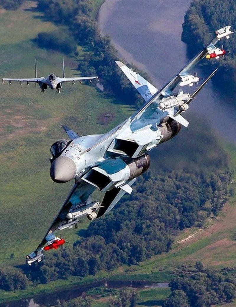 Истребитель Су-35