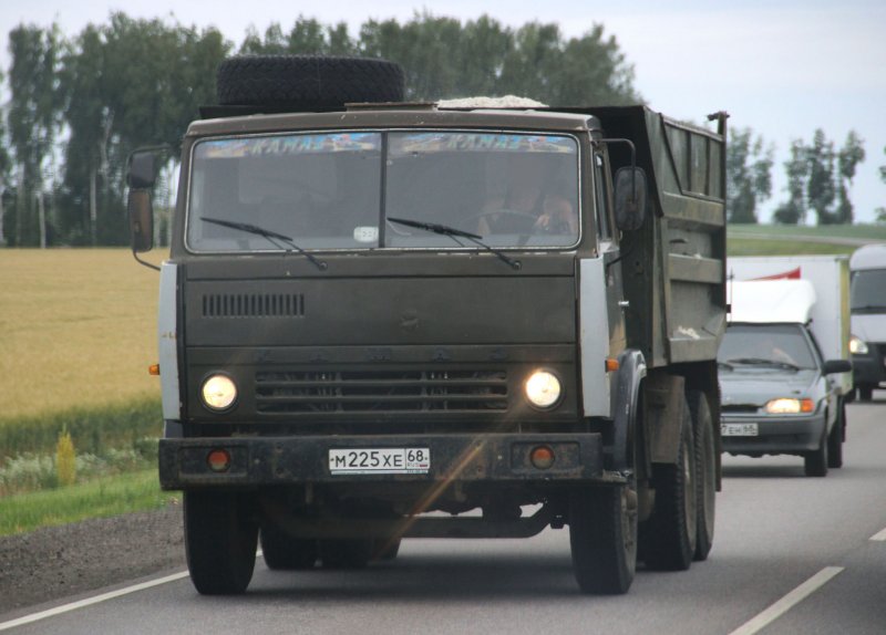 КАМАЗ 55111 армейский