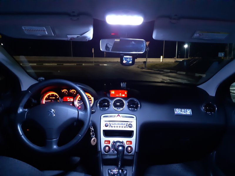 Peugeot 308 салон