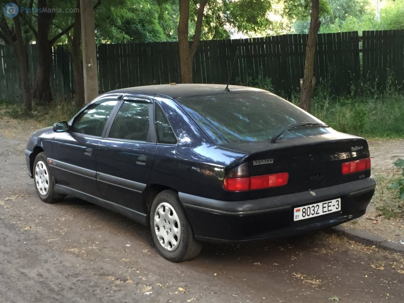 Рено Сафран 2001