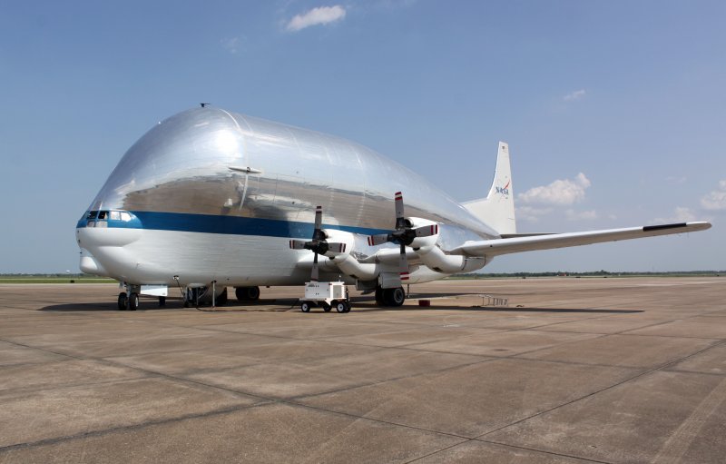 Самолета Aero Spacelines Mini Guppy
