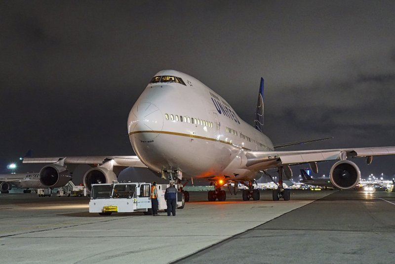Боинг 747-400