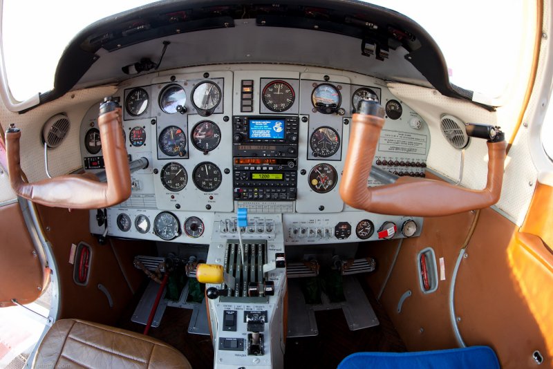 См-2000 самолет кабина