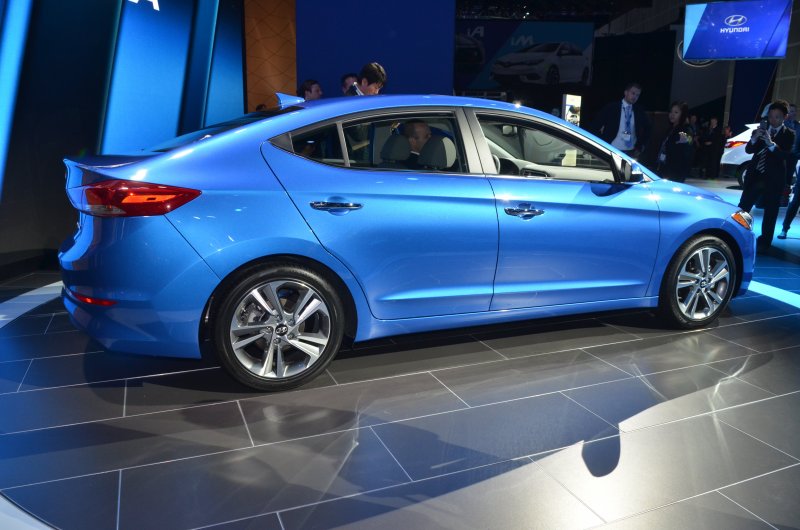 Hyundai Elantra новая