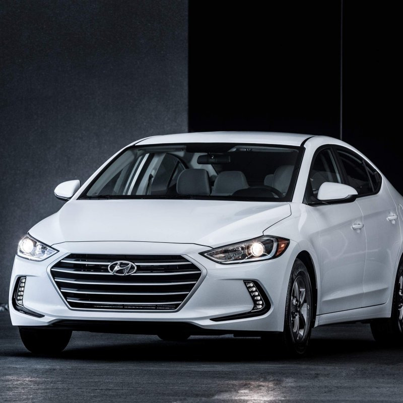 Hyundai Elantra ad 2018