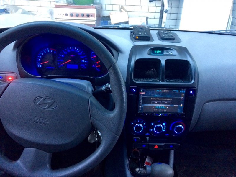 Hyundai Accent 2 подсветка
