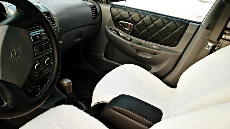 Hyundai Accent 2005 Interior