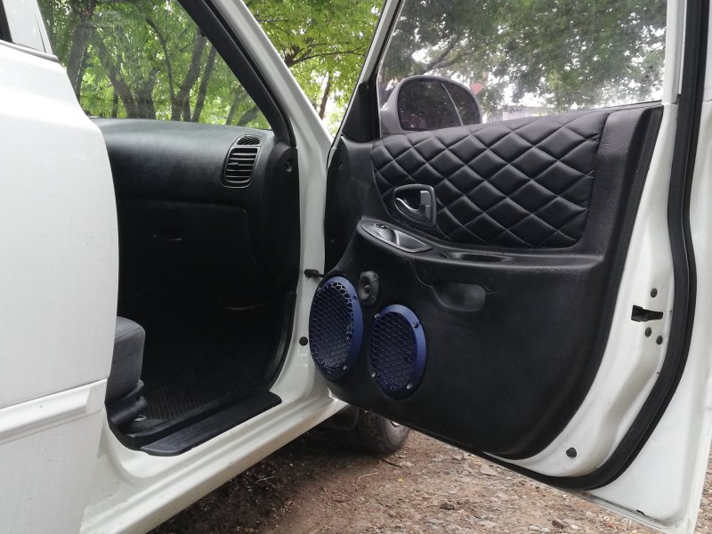 Обшивка салона Hyundai Accent