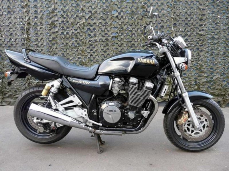 Ямаха XJR 1200