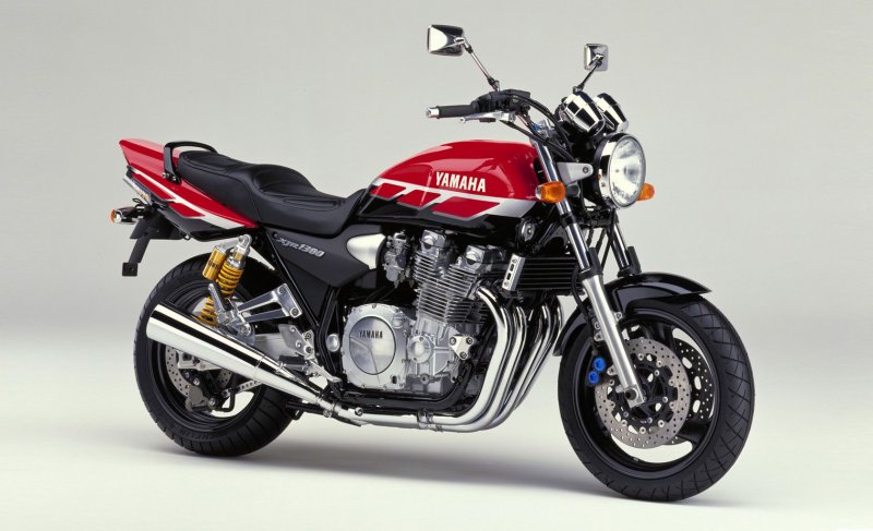 Ямаха XJR 1300