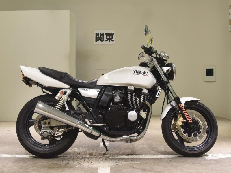 Yamaha XJR 400