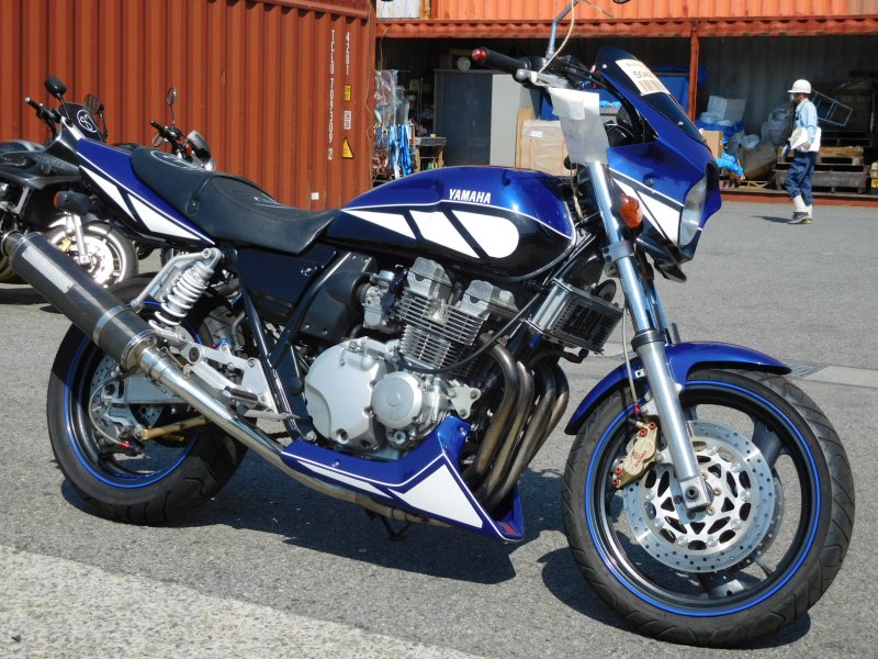 Yamaha XJR