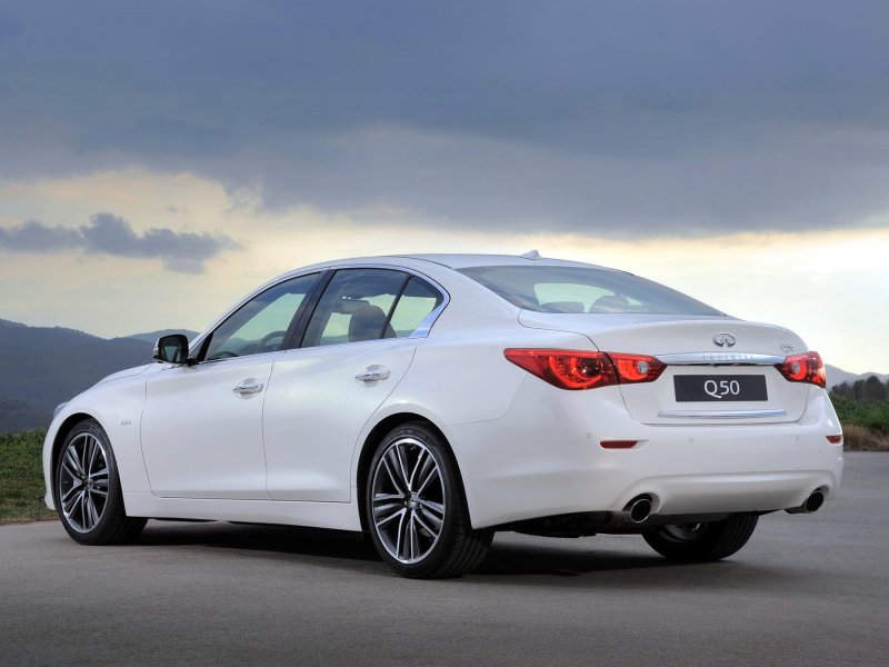 Infiniti седан q50