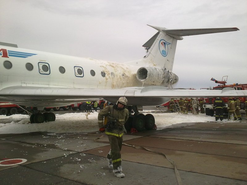 Самолет ту-134 Ямал