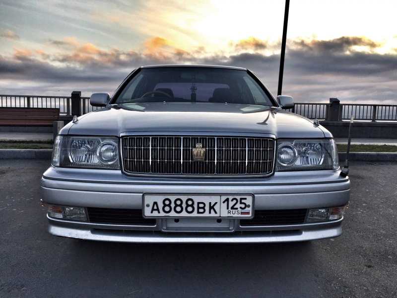 Toyota Crown 140