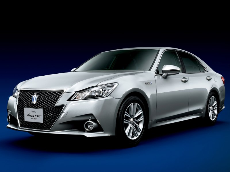 Toyota Crown 210 athlete