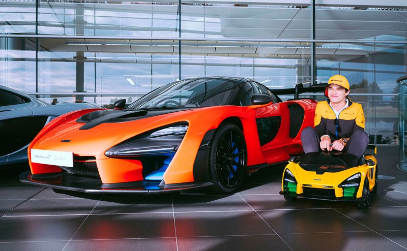 2018 MCLAREN Senna