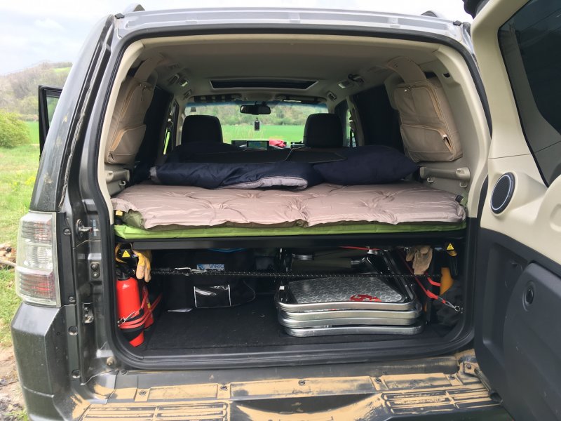 Mitsubishi Pajero багажник