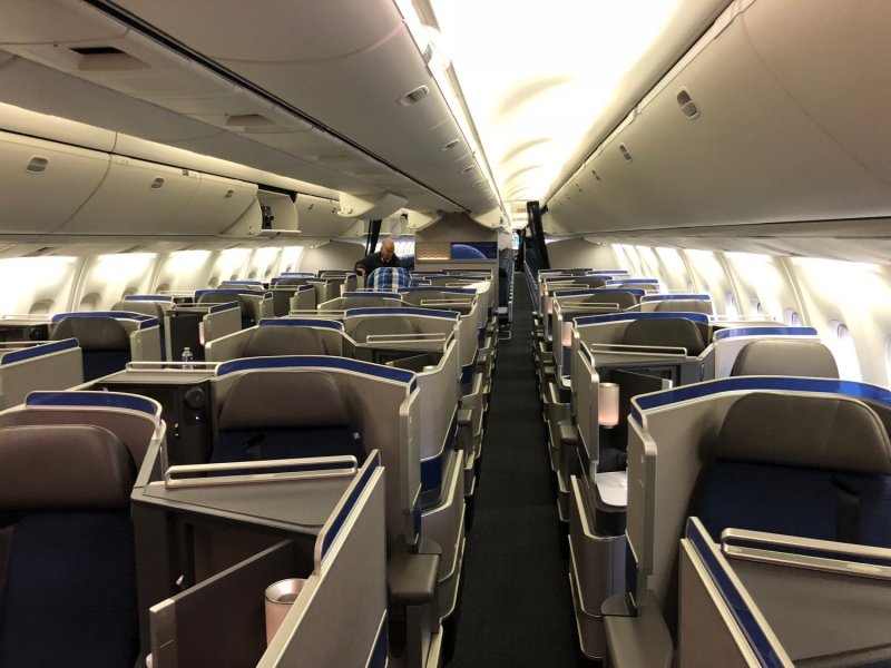 Boeing 767-300 салон
