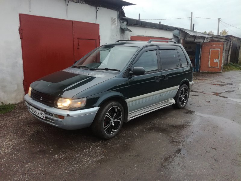 Mitsubishi RVR 1993