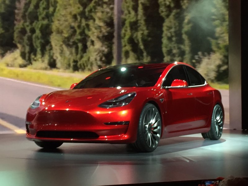 Седан Tesla model 3