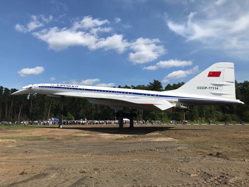Ту-144 77114 памятник