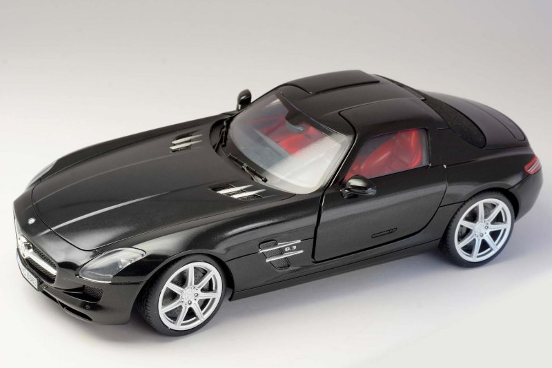 Легковой автомобиль Silverlit ICONNECT Mercedes-Benz SLS AMG (86074) 1:16