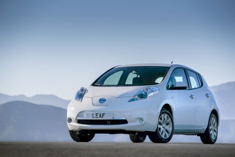 Nissan Leaf 2014 электромобиль