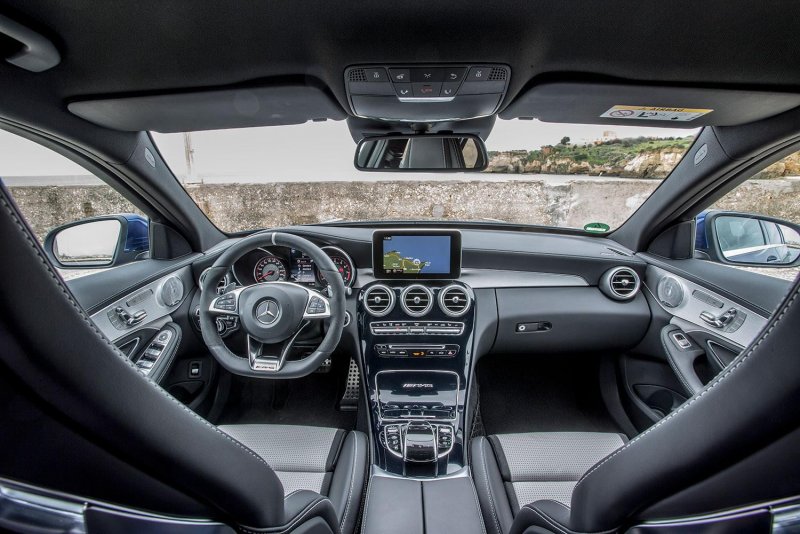 Мерседес c63 AMG салон