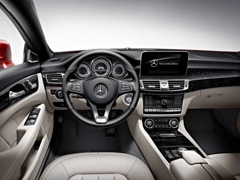 Mercedes Benz CLS 63 AMG салон