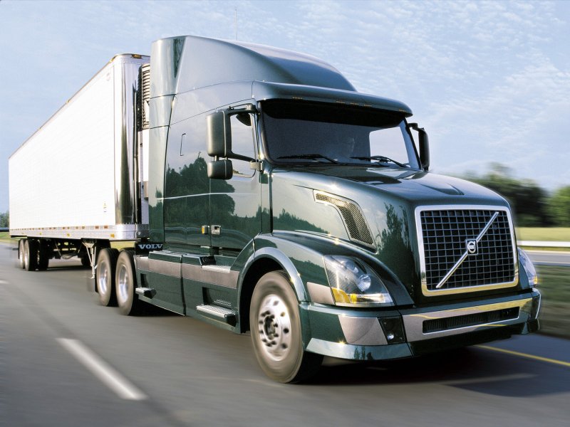 Volvo VNL Semi Truck