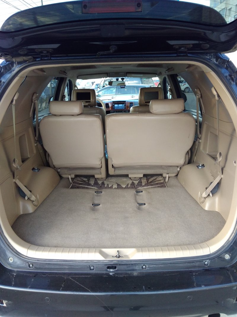 Toyota Fortuner салон и багажник