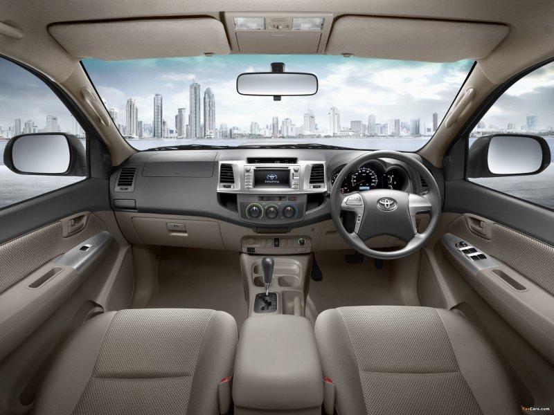 Fortuner 2013 Interior