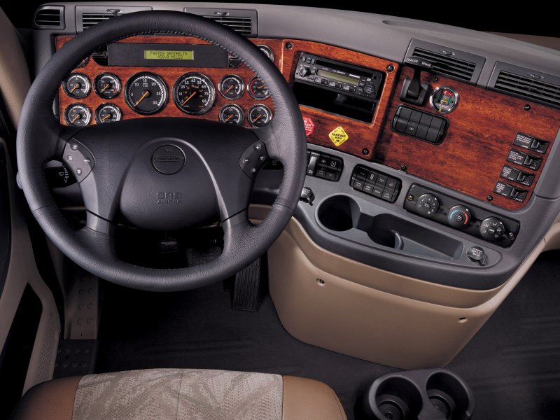 Freightliner Cascadia 2010 салон
