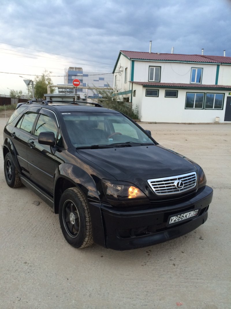 Лексус rx300 1999г
