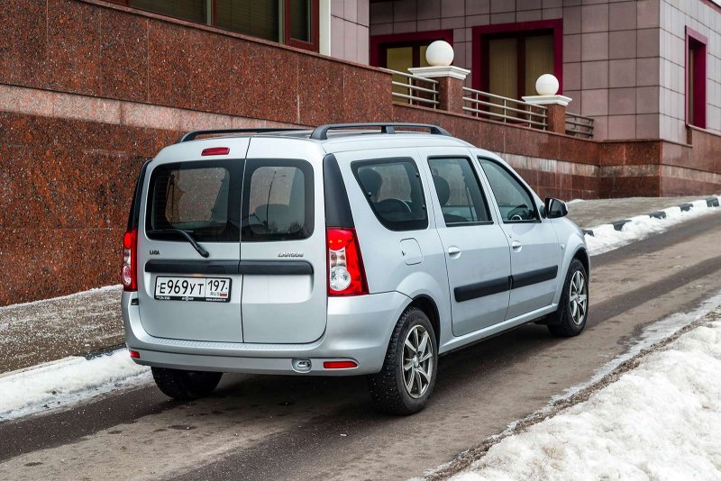 Lada Largus светло серый
