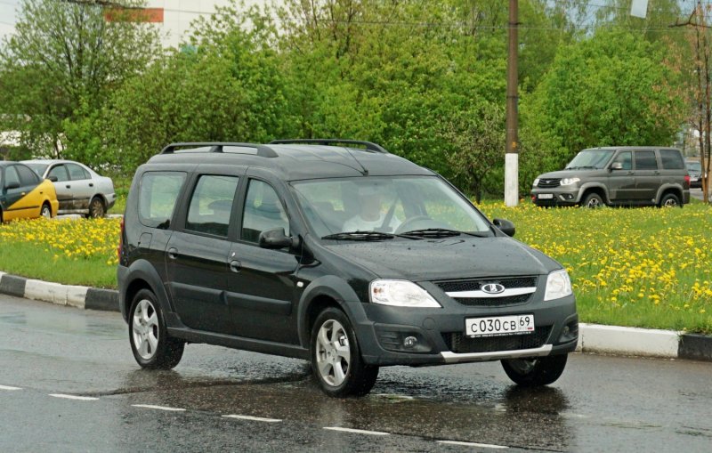 Lada Largus 2012