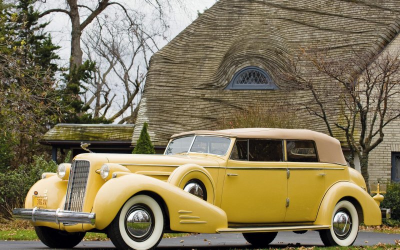 Cadillac v16 Imperial sedan