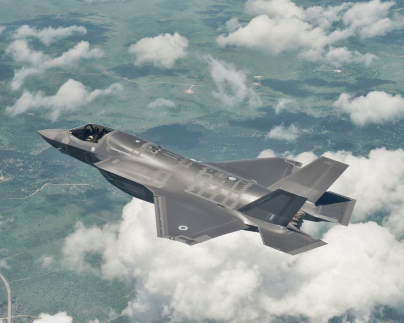 Истребитель пятого поколения f-35 Lightning II