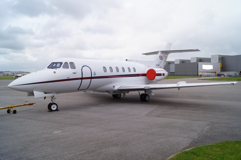 Hawker 125-700