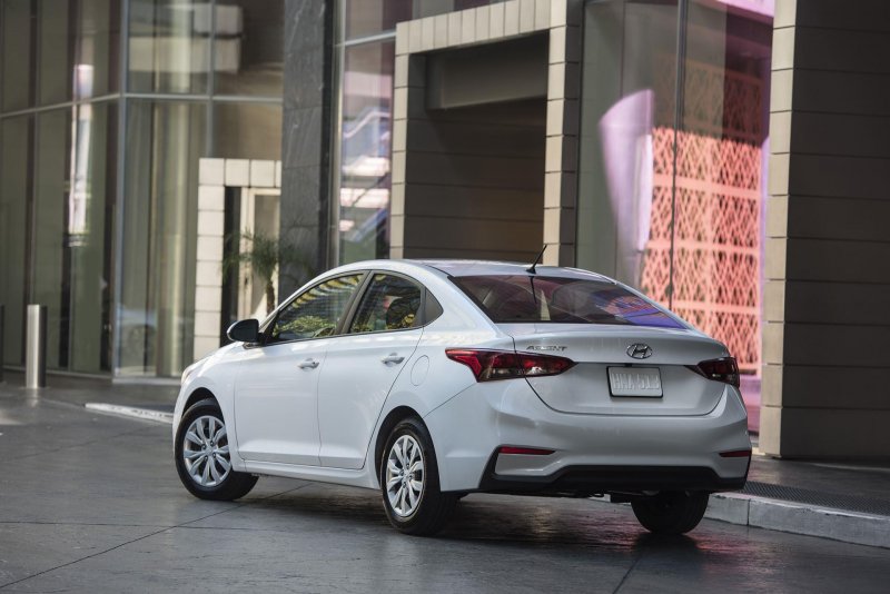 Hyundai Accent 2012 хэтчбек