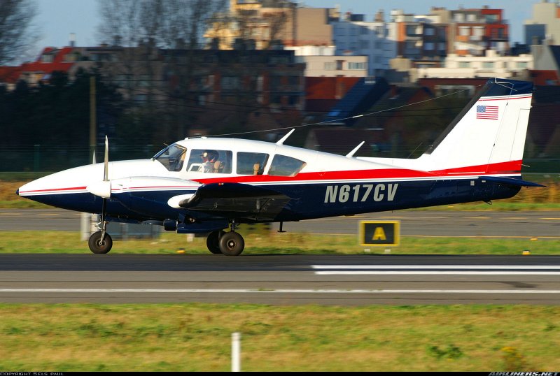 Piper Aztec pa23-250f
