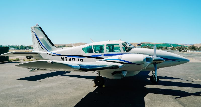 Piper pa-23