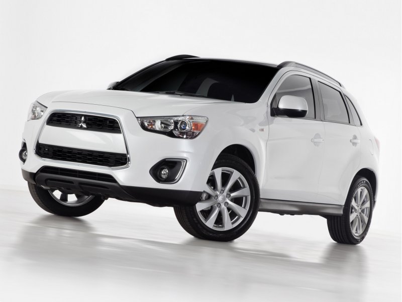 Mitsubishi Outlander 2013 красный