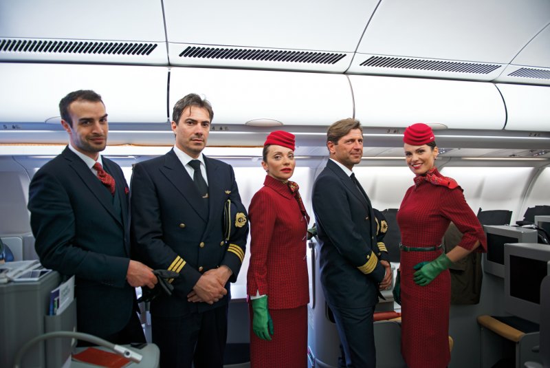 Итальянская авиакомпания Alitalia униформа